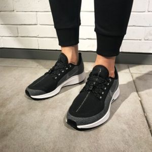 nike air zoom pegasus 35 shield on feet